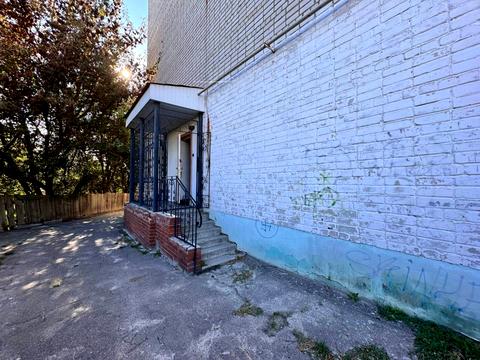 комерційна за адресою Партизанська вул., 25