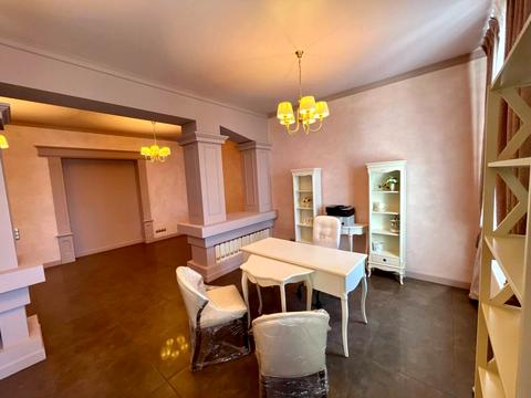 комерційна за адресою Богдана Хмельницького вул., 9