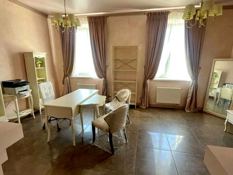 комерційна за адресою Богдана Хмельницького вул., 9