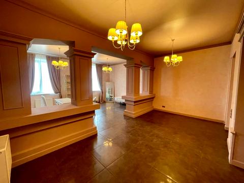 комерційна за адресою Богдана Хмельницького вул., 9