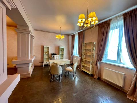 комерційна за адресою Богдана Хмельницького вул., 9