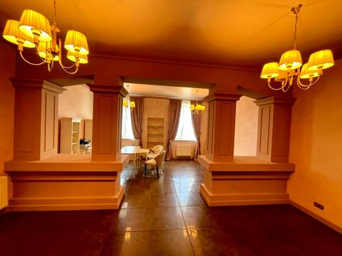 комерційна за адресою Богдана Хмельницького вул., 9