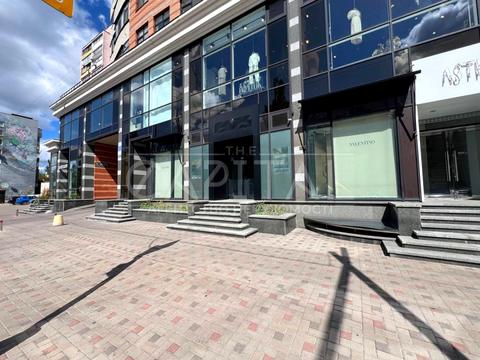 комерційна за адресою Лесі Українки бульв., 7-А