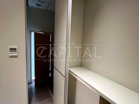 комерційна за адресою Лесі Українки бульв., 7-А