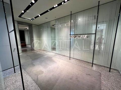 комерційна за адресою Лесі Українки бульв., 7-А