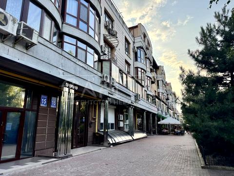 комерційна за адресою Оболонська набережна вул., 15