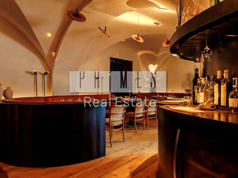 коммерческая по адресу Ивана Мазепы ул. (Январского Восстания), 4/6