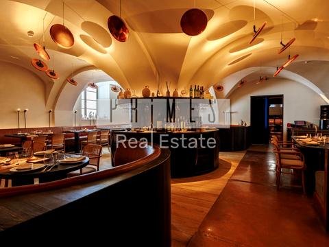 коммерческая по адресу Ивана Мазепы ул. (Январского Восстания), 4/6