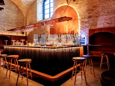 коммерческая по адресу Ивана Мазепы ул. (Январского Восстания), 4/6