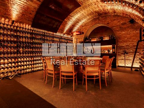 коммерческая по адресу Ивана Мазепы ул. (Январского Восстания), 4/6