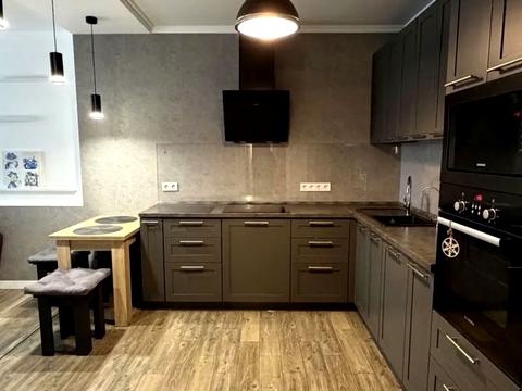 квартира за адресою Академіка Глушкова просп., 9-Д