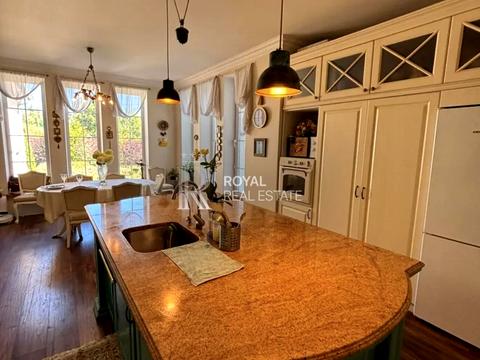 дом по адресу вул. Центральна