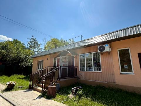 комерційна за адресою Володимира Івасюка вул., 44