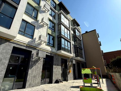 комерційна за адресою Щирецька вул., 23