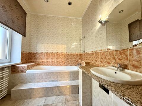 будинок за адресою Героя України Олександра Щербанюка вул. (Василя Чапаєва), 33