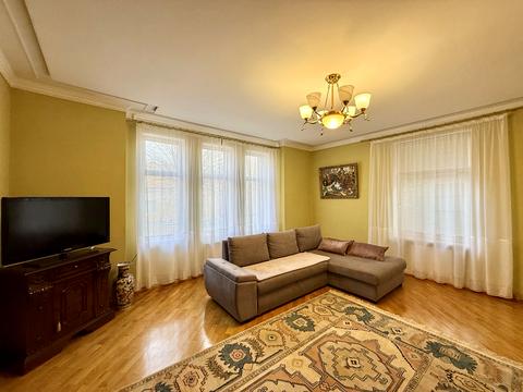 будинок за адресою Героя України Олександра Щербанюка вул. (Василя Чапаєва), 33