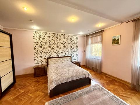 будинок за адресою Героя України Олександра Щербанюка вул. (Василя Чапаєва), 33