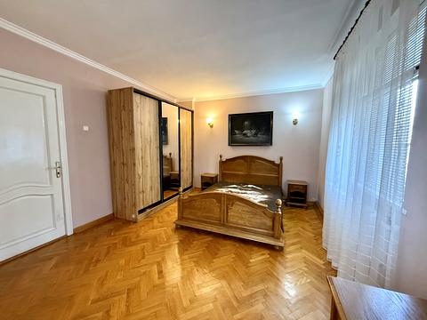 будинок за адресою Героя України Олександра Щербанюка вул. (Василя Чапаєва), 33