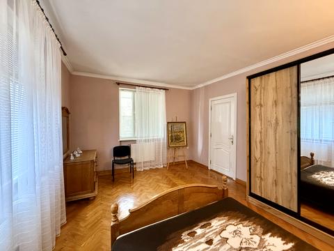 будинок за адресою Героя України Олександра Щербанюка вул. (Василя Чапаєва), 33