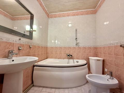 будинок за адресою Героя України Олександра Щербанюка вул. (Василя Чапаєва), 33