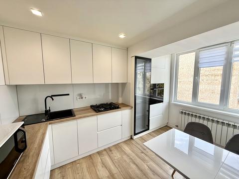 квартира по адресу Героев Майдана ул. (Червоноармейская), 93