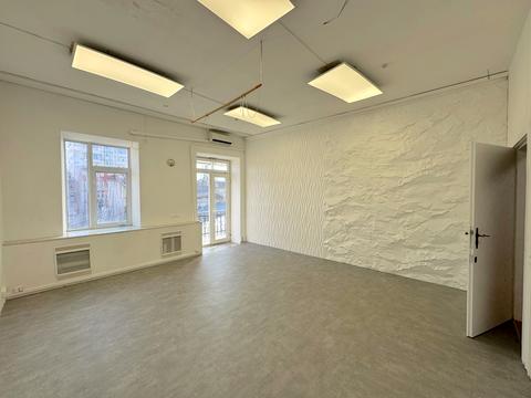 комерційна за адресою Мала Арнаутська вул., 64