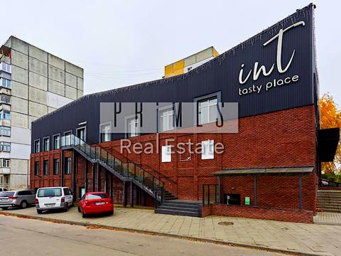 комерційна за адресою Шкільна вул. (Юрія Гагаріна), 1