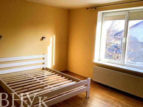 квартира по адресу Василя Ґренджі-Донського пл., 3а