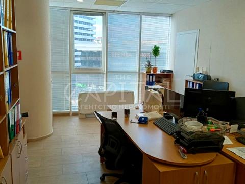 комерційна за адресою Голосіївський просп. (40-річчя Жовтня), 132