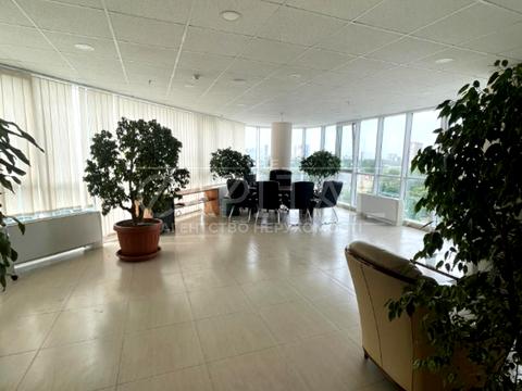 комерційна за адресою Голосіївський просп. (40-річчя Жовтня), 132