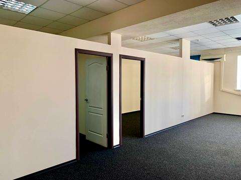 комерційна за адресою Будівельників вул., 23