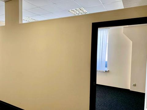 комерційна за адресою Будівельників вул., 23