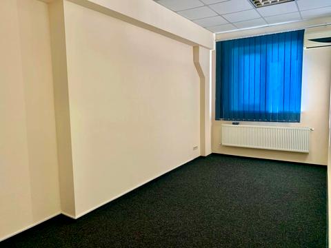 комерційна за адресою Будівельників вул., 23