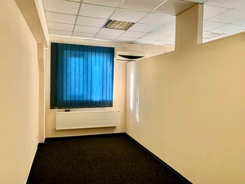 комерційна за адресою Будівельників вул., 23