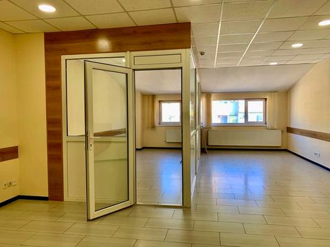 комерційна за адресою Будівельників вул., 23