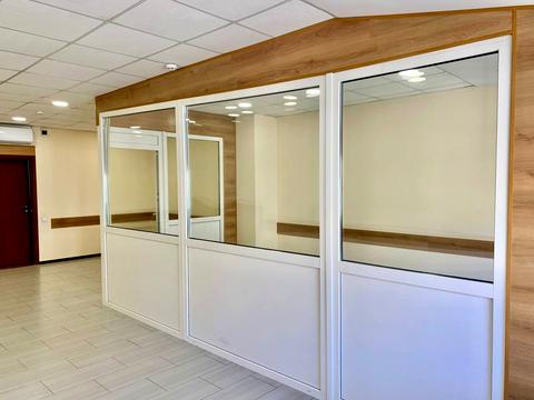 комерційна за адресою Будівельників вул., 23