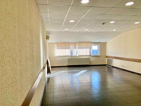 комерційна за адресою Будівельників вул., 23