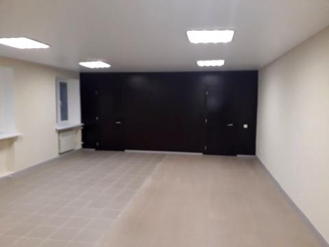 комерційна за адресою Будівельників вул., 5-А