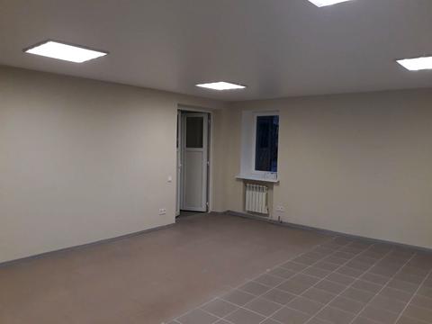 комерційна за адресою Будівельників вул., 5-А