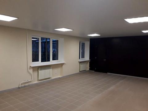 комерційна за адресою Будівельників вул., 5-А