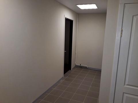 комерційна за адресою Будівельників вул., 5-А