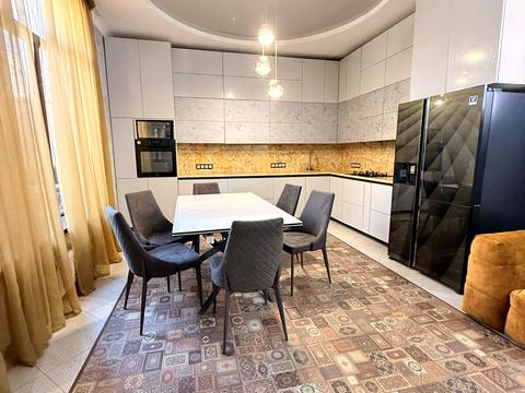 будинок за адресою Кришталева вул., 10