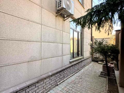 будинок за адресою Кришталева вул., 10