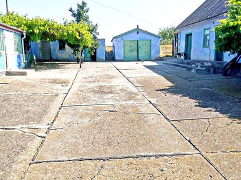 будинок за адресою с. Баранове, Центральная