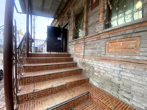 комерційна за адресою Свободи просп., 16