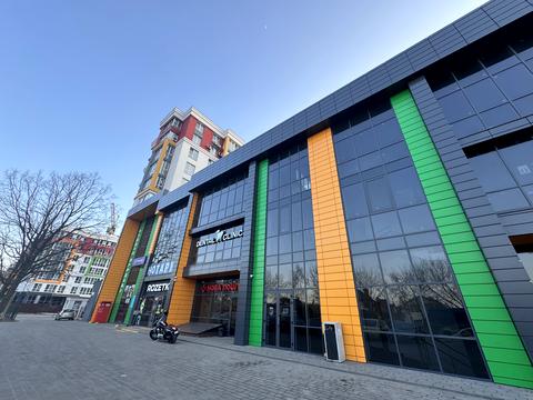 коммерческая по адресу Машинобудівників ул., 16