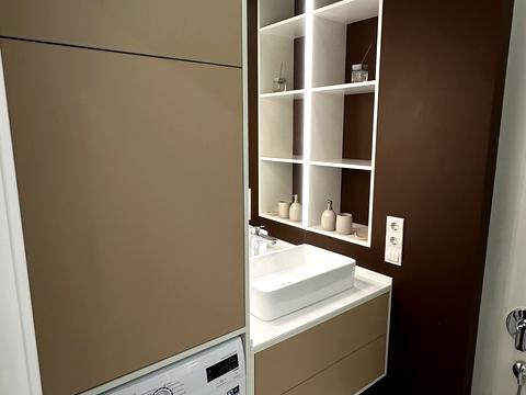 квартира по адресу Салютная ул., (Будинок 02301-02303)