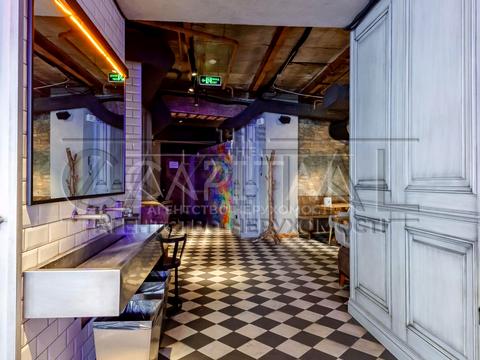 комерційна за адресою Басейна вул., 7