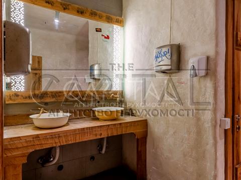 комерційна за адресою Басейна вул., 7