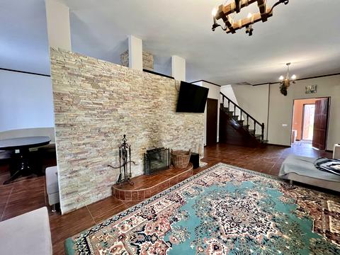 будинок за адресою Революції Гідності вул. (Революції)